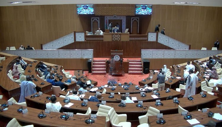 البرلمان يصادق على تعديلات جديدة لقانون الصيدلة لتعزيز جودة الدواء وتنظيم السوق الصحية