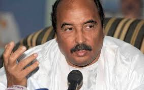 محامي الرئيس السابق : موكلي تعرض لوعكة صحية ووضعه مقلق