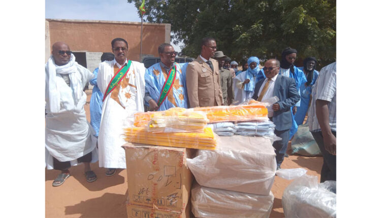 توزيع كميات من الزي المدرسي على 21 مدرسة في مقاطعتي روصو وانتيكان