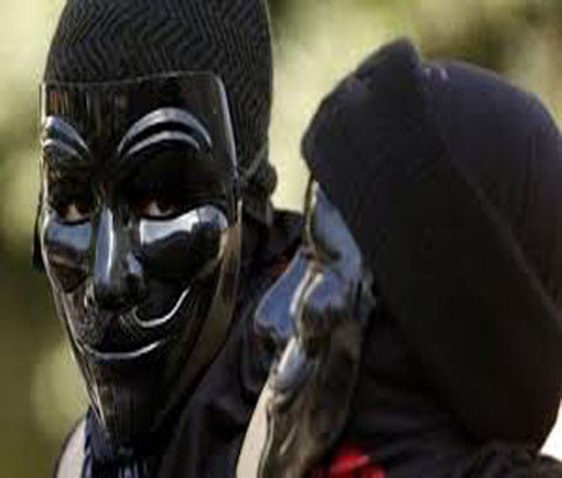 القبض على صاحب البطاقة التي سقطت في البنك للتحقيق معه
