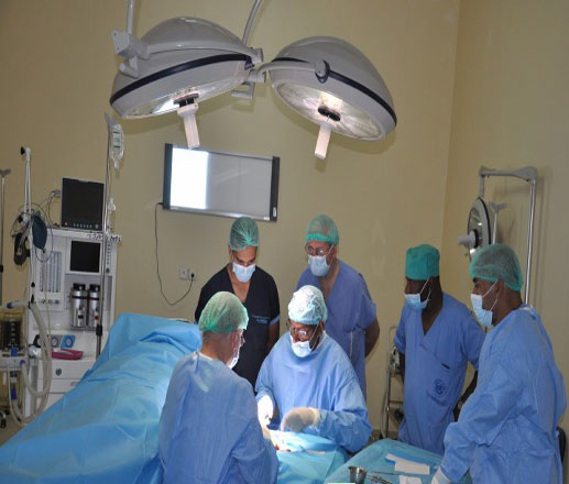 أطباء فرنسيون يجرون عمليات تجميل في موريتانيا