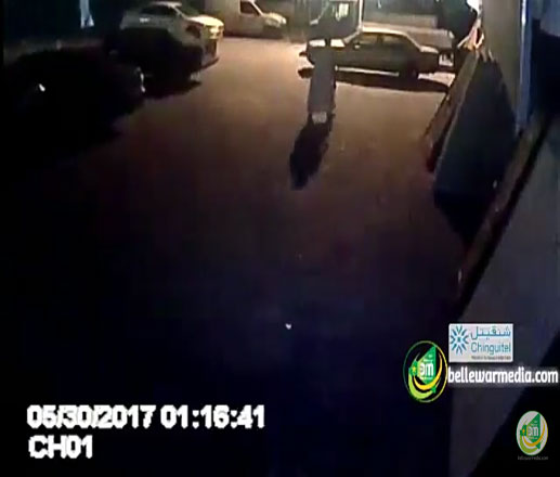 كاميرا مراقبة مؤسسة تجارية قرب تقاطع تنسويلم ترصد عملية سرقة سيارة
