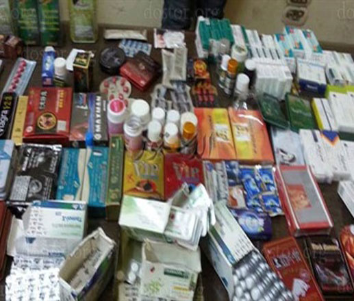 القبض على شخصين بحوزتهم أدوية منتهية الصلاحية تستخدم كمنشطات جنسية ( أسماء )