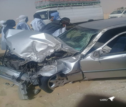 تعرض دركي موريتاني لحادث سير واكتشاف 200 قنينة خمر داخل سيارته