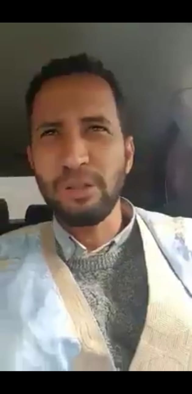 شاب موريتاني يحكي تعرضه لعملية ابتزاز من صحراويين على الحدود مع المغرب ( فيديو)