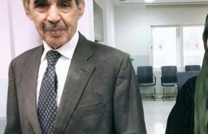 صورة جديدة لولد الطايع مع موريتاني علي كورنيش الدوحة