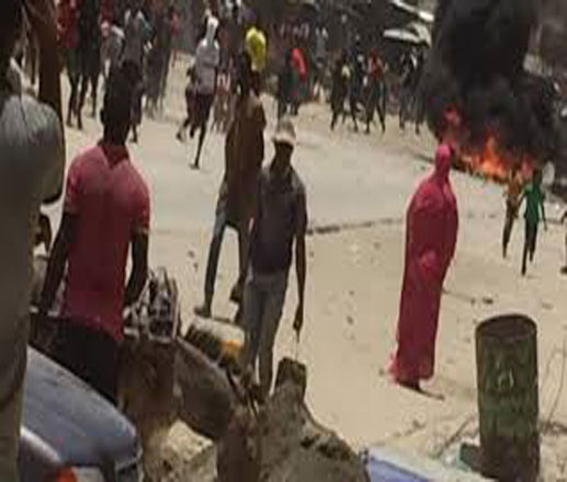 فيديو يوثق اعتداء لصوص بالسلاح على صاحب محل في نواكشوط وسلب محتويات محله